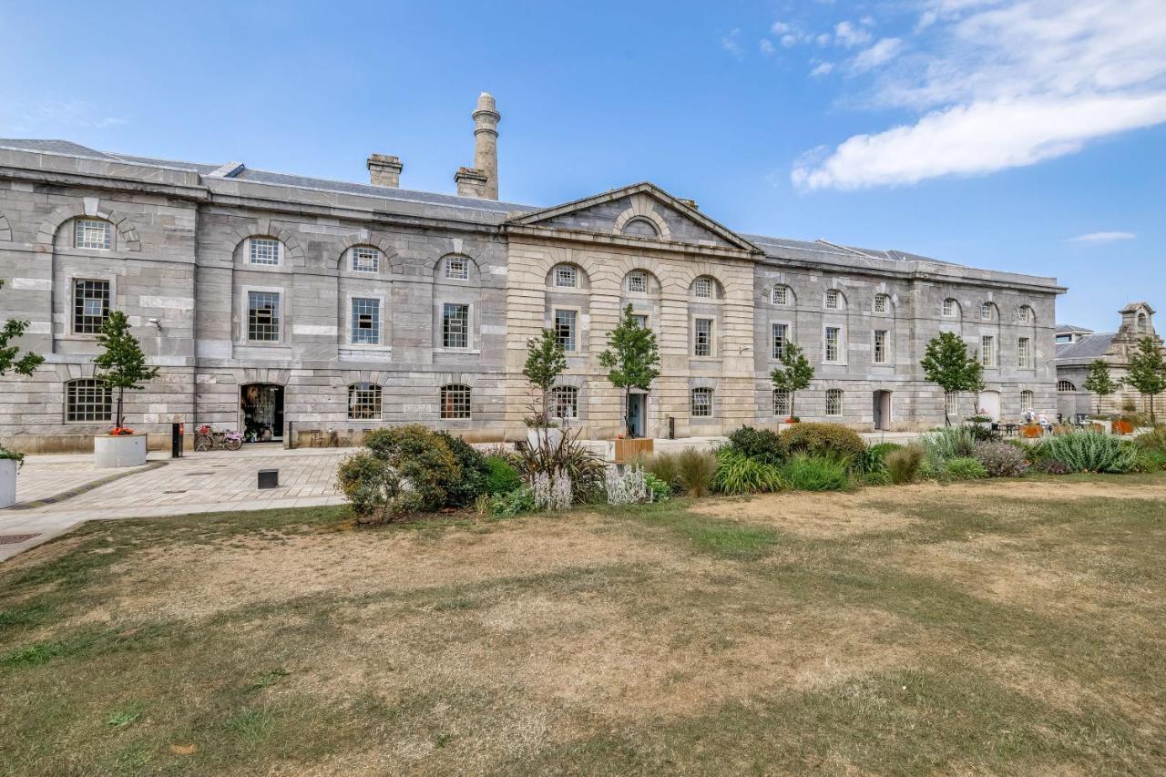 Luxury 2 Bed Apartment In Historic Royal William Yard بلايموث المظهر الخارجي الصورة